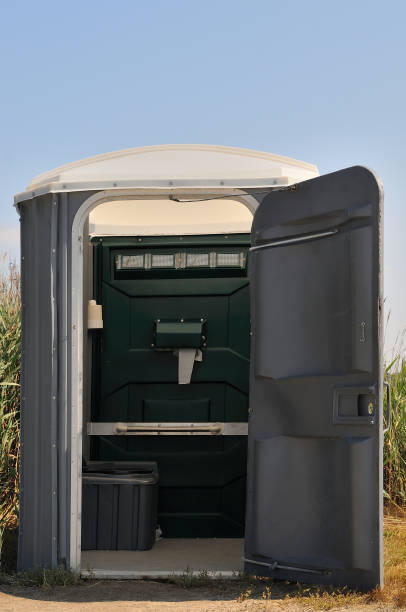 Best Portable toilet rental cost  in Vernon, AL